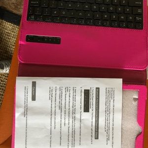 Keyboard/case for iPad